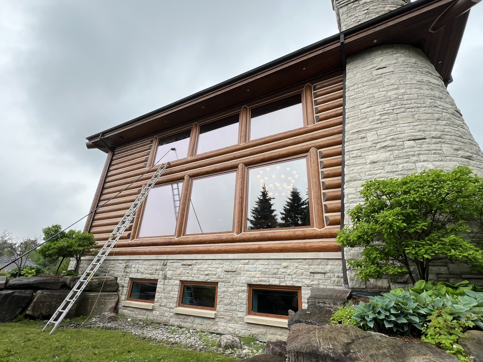 Clean exterior window after C&N Window Cleaning service in Durham Region